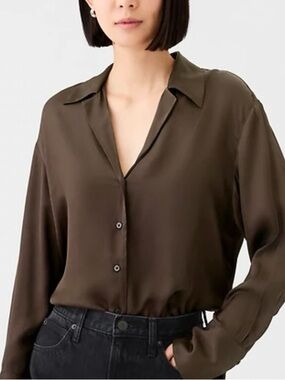 🆕- GAP Satin Relaxed Fit Button-Down Blouse. Size: Small Petite